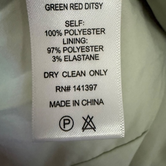 ASTR The Label Floral Tenley Ruched Top Short Puff Sleeves Size Medium - Picture 12 of 12